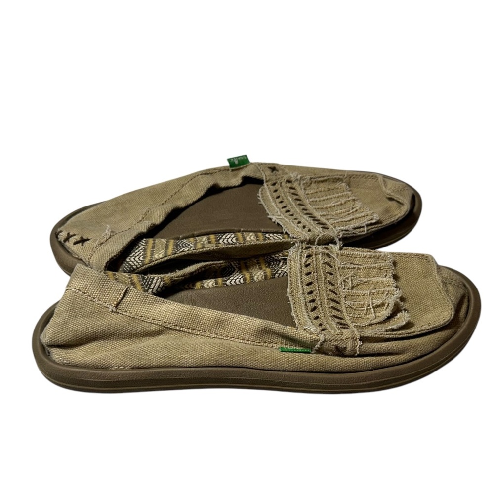 Sanuk Beige Tan Moccasin Slip On Baller Flat Boho Bohmeian Free Spirit sz 9